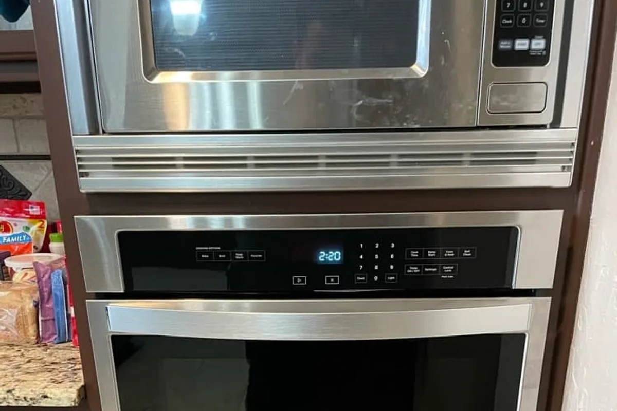 Installed stainless steel wall oven